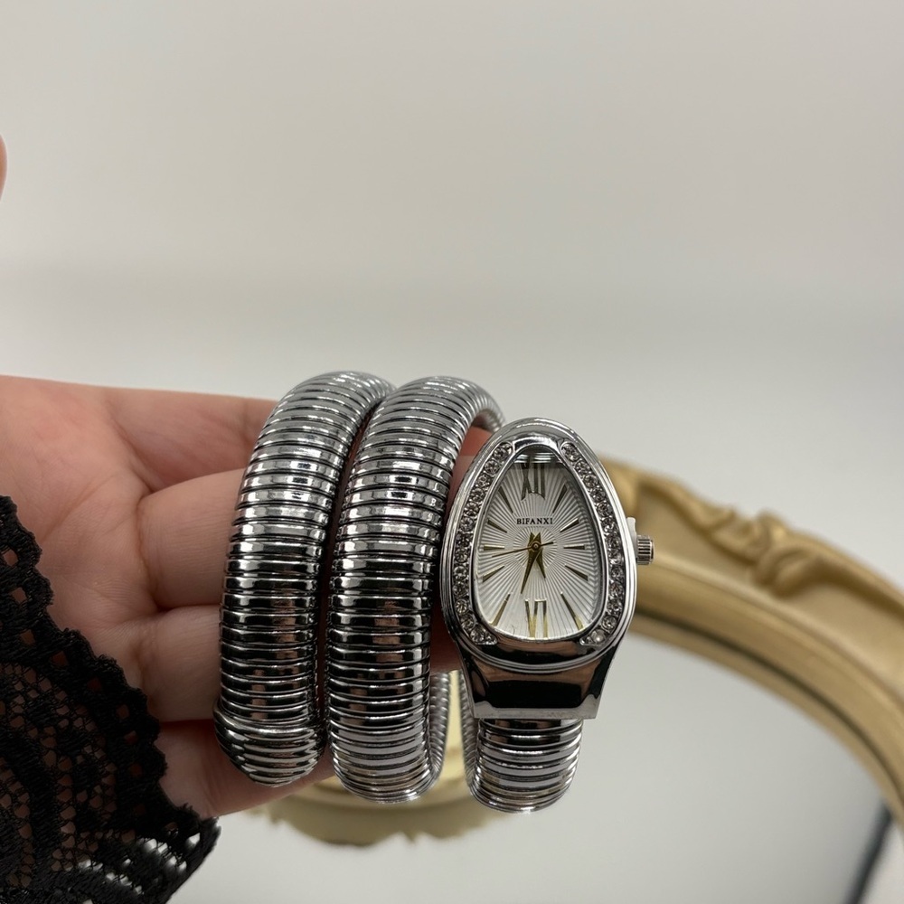 ✨ Serpenti Wrap Bracelet Watch – Silver Tone / White Dial ✨ - Picture 6 of 9